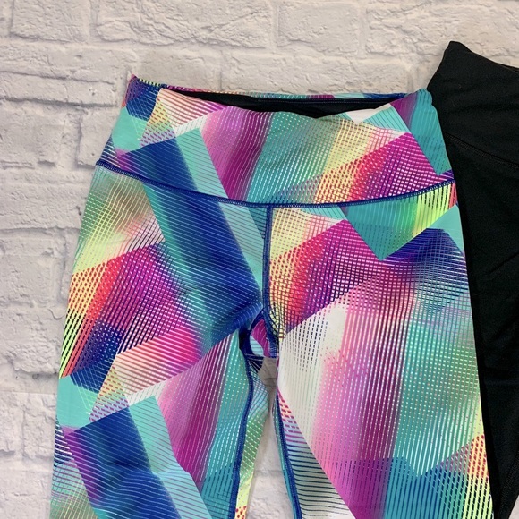Victoria’s Secret Leggings Size Small Set of two Crop Capri Black &multicolored - Picture 4 of 11